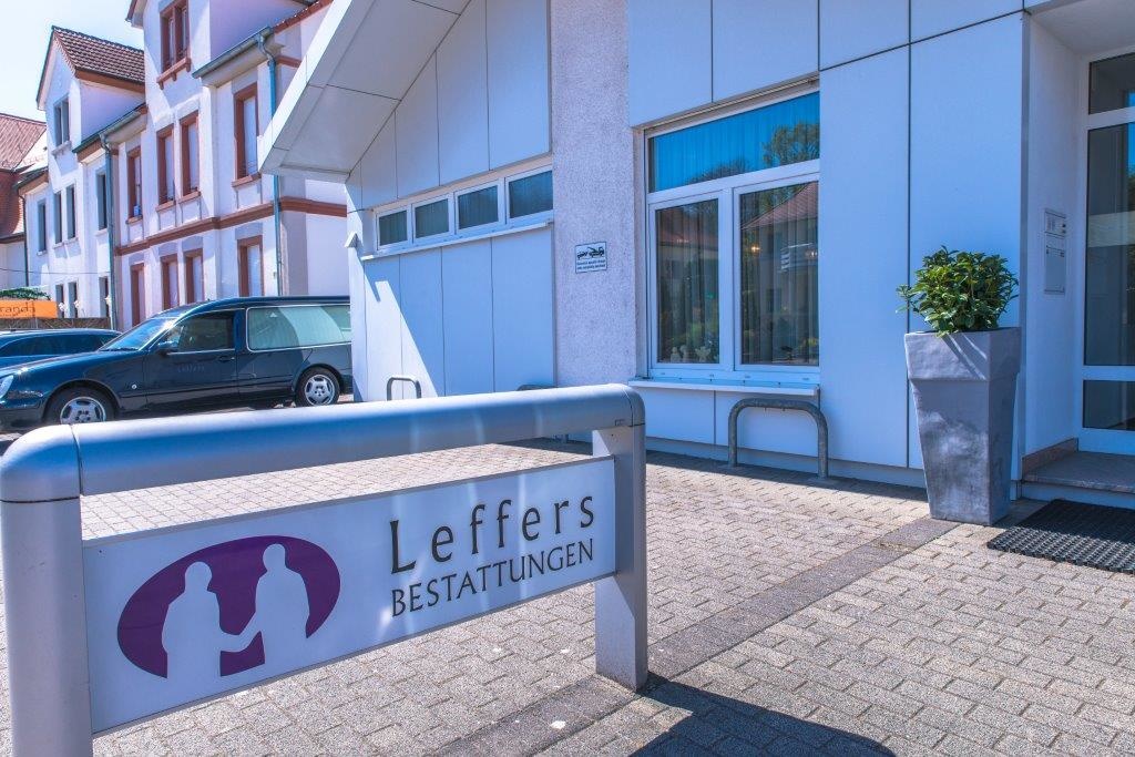 Außenansicht des Gebäudes von Leffers Bestattungen